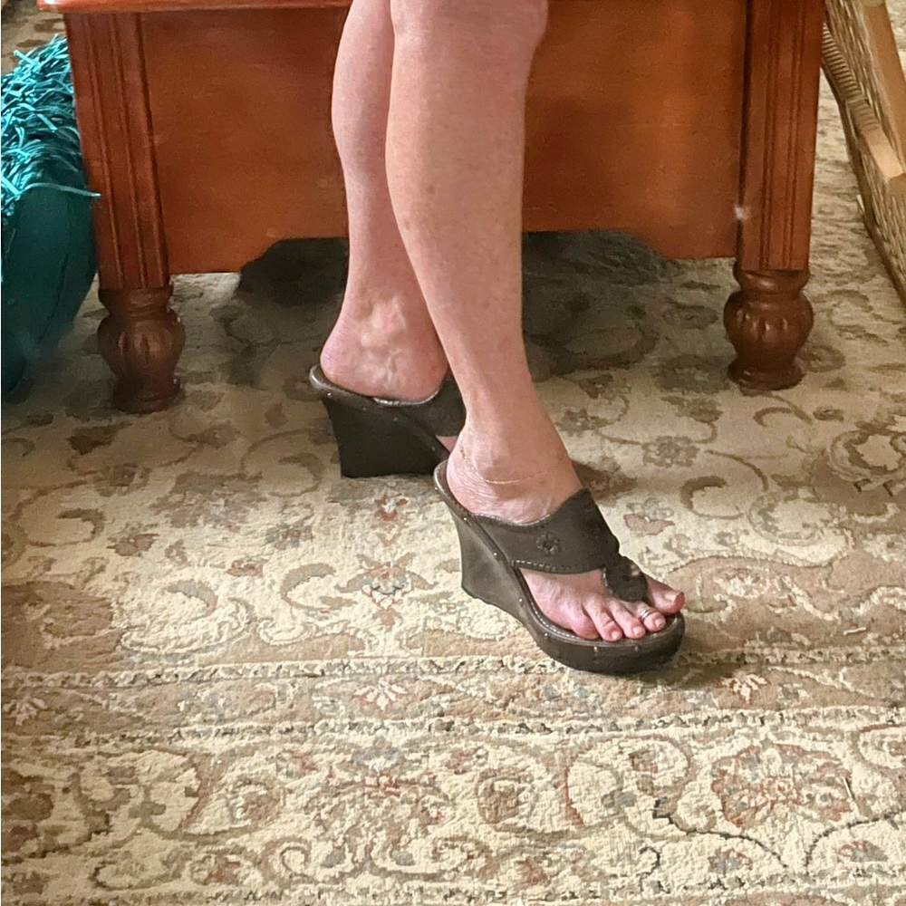 NWOT Jack Rogers Marbella Brown Thong Wedge